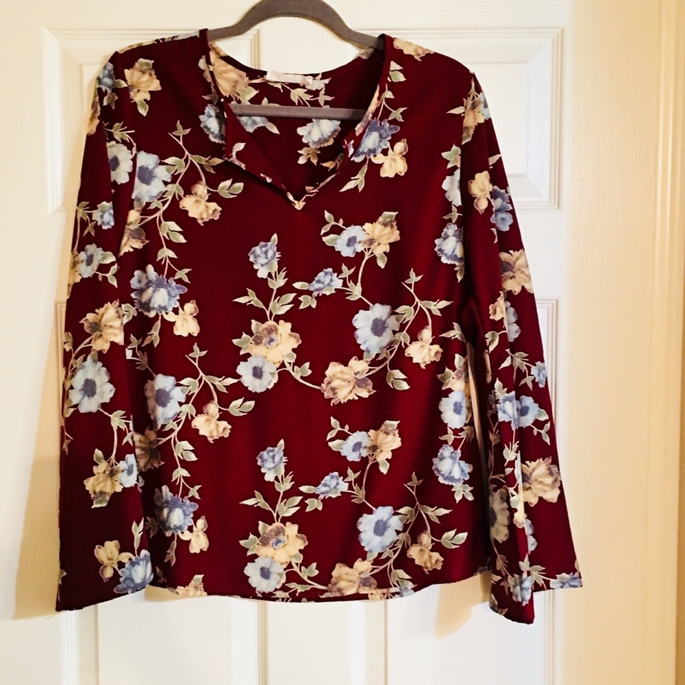 PEACH LOVE bell sleeve top! Size M